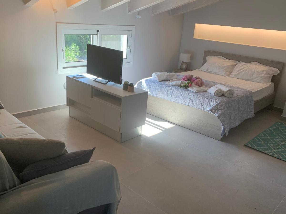 Terpsichore Boutique Bright New Sofita Studios And Appartment Dassia  Luaran gambar